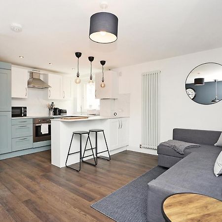 Joivy Contemporary Royal Mile Apartment With Balcony Edinburg Exteriör bild