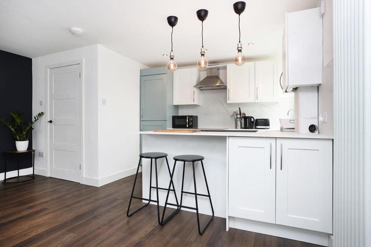 Joivy Contemporary Royal Mile Apartment With Balcony Edinburg Exteriör bild