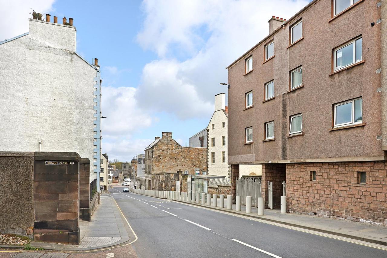 Joivy Contemporary Royal Mile Apartment With Balcony Edinburg Exteriör bild