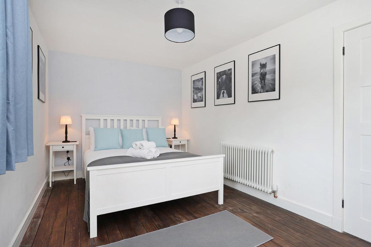 Joivy Contemporary Royal Mile Apartment With Balcony Edinburg Exteriör bild