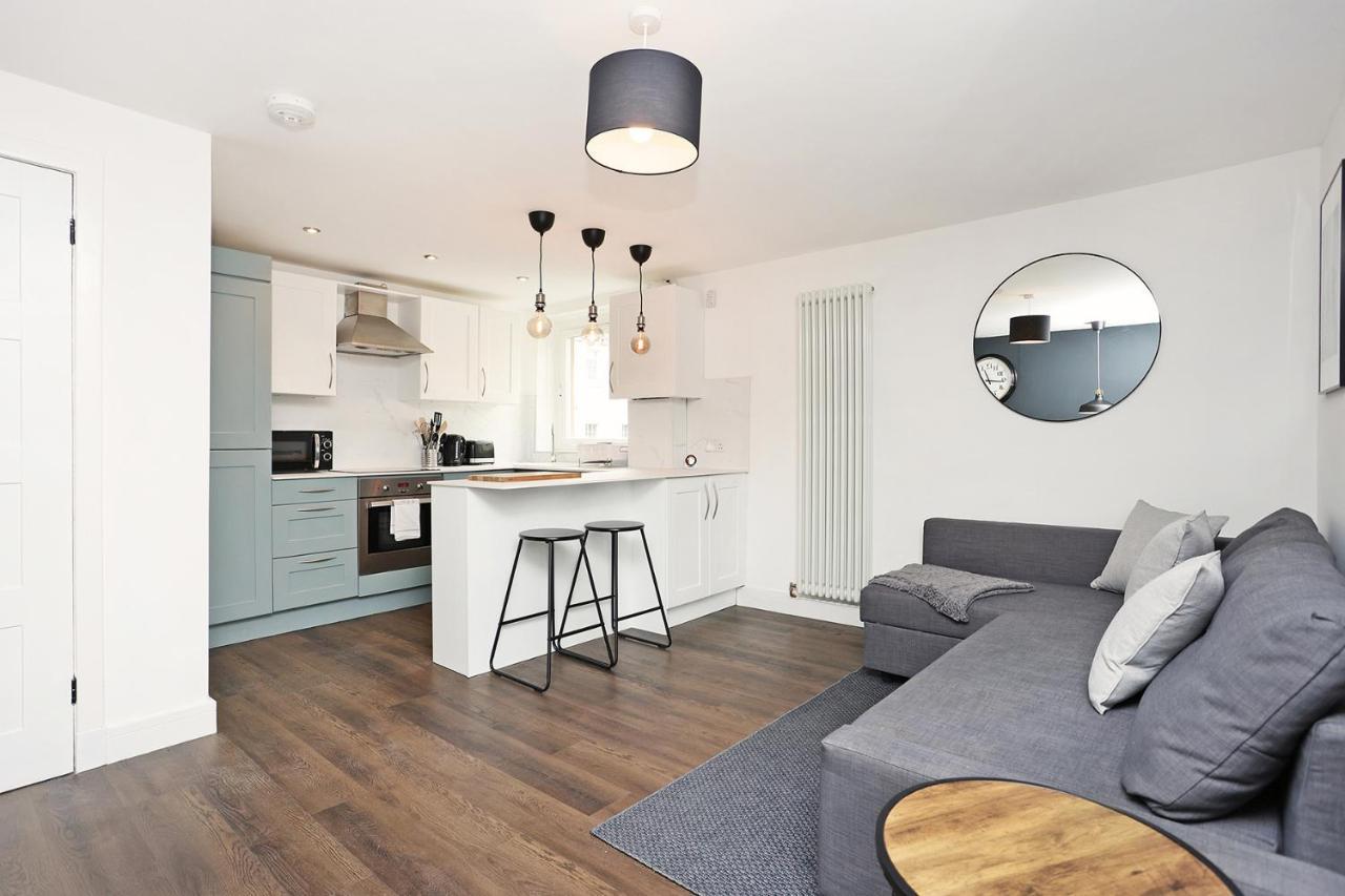 Joivy Contemporary Royal Mile Apartment With Balcony Edinburg Exteriör bild
