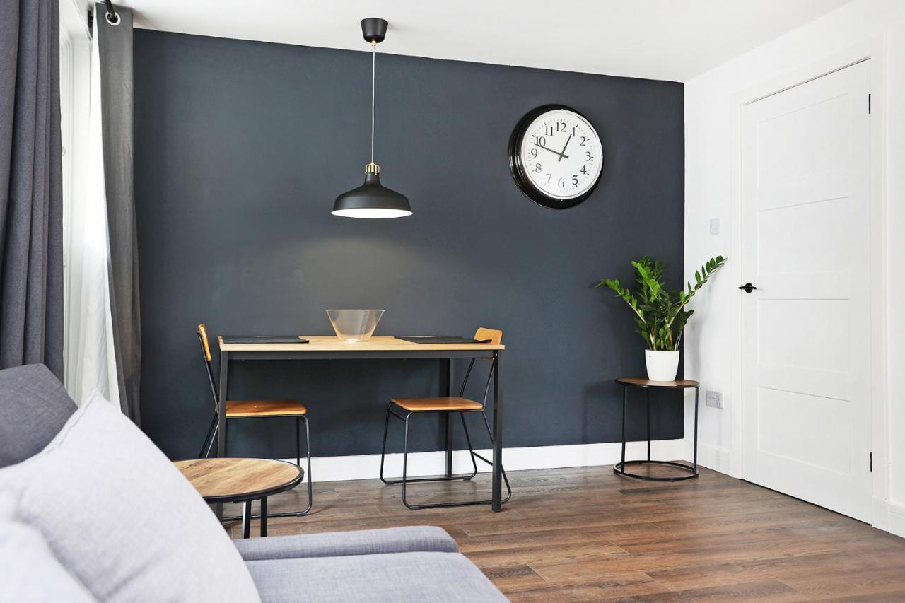 Joivy Contemporary Royal Mile Apartment With Balcony Edinburg Exteriör bild