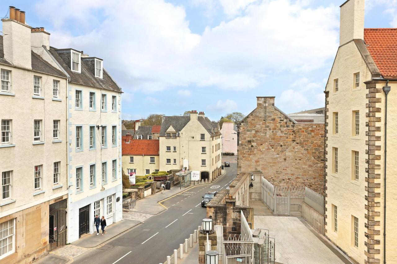 Joivy Contemporary Royal Mile Apartment With Balcony Edinburg Exteriör bild